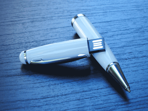 Opened USB Palladium Pen in white